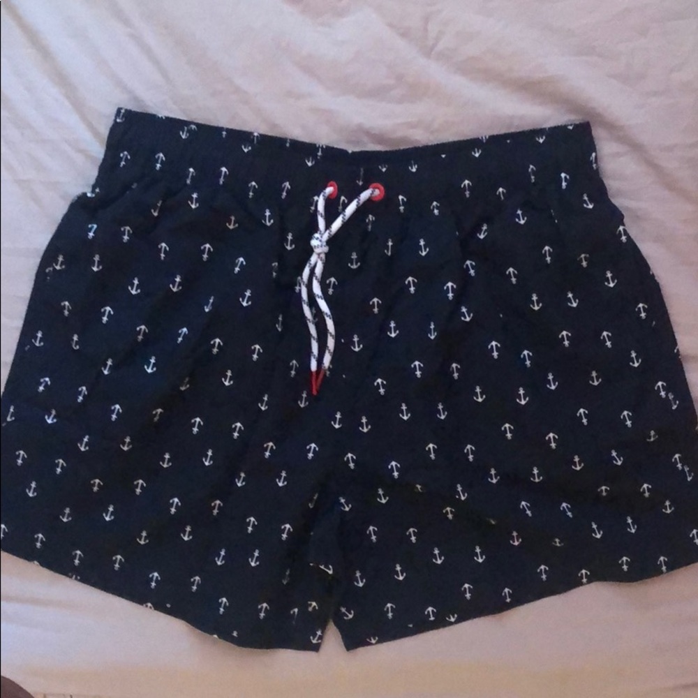 Men’s swim trunks